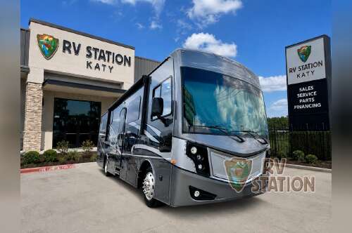 2023 Fleetwood Rv Pace Arrow 33D in katy TX