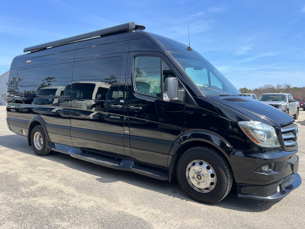2018 Midwest Automotive Designs Weekender MD2-Lounge in turner ME