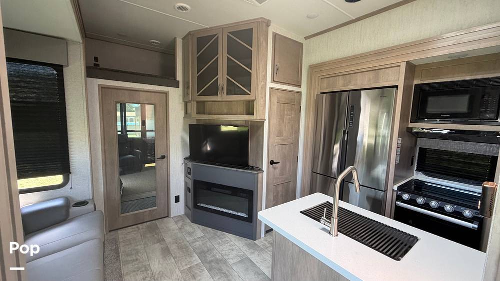 2023 Grand Design Momentum 350G in wildwood FL