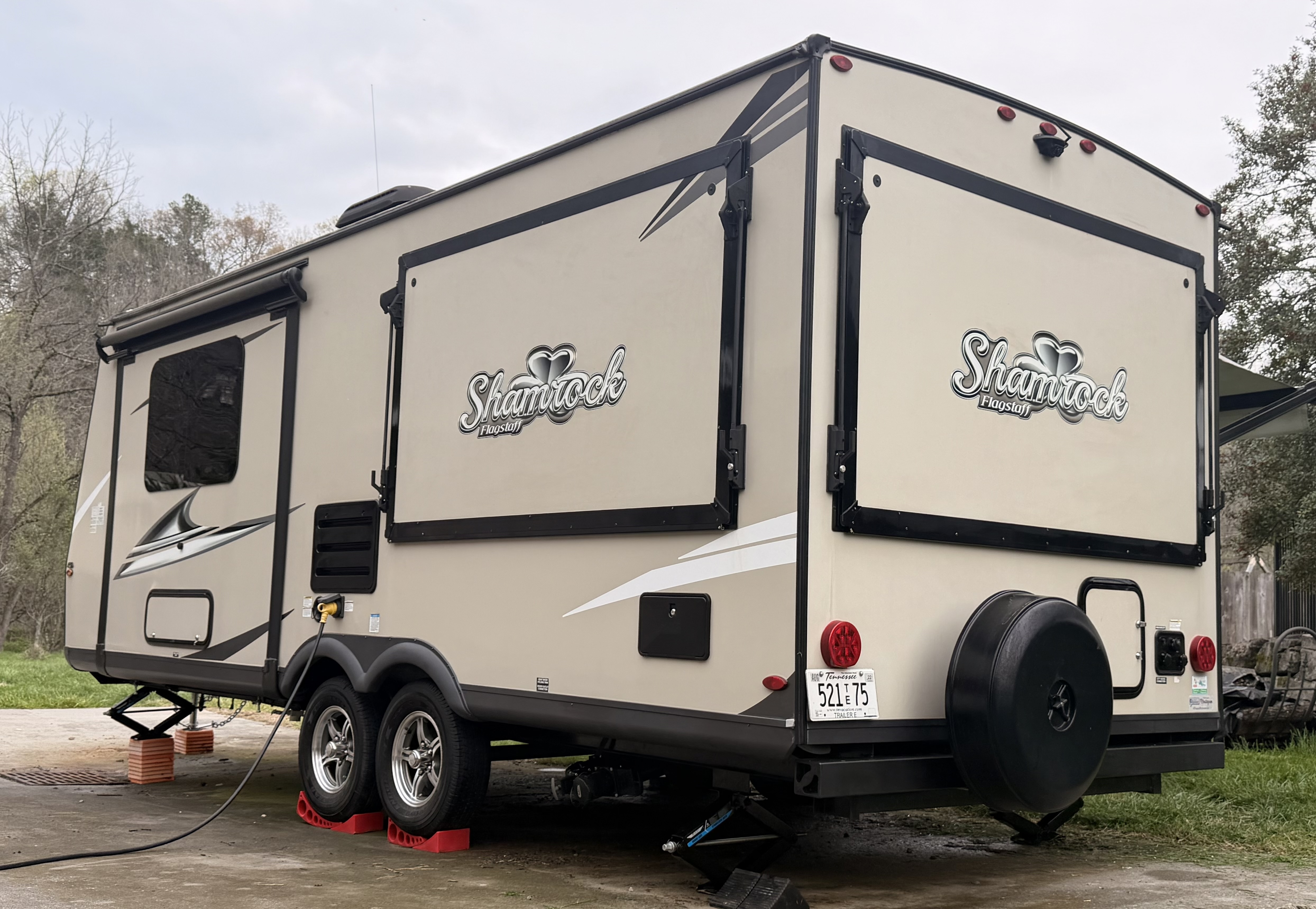 2021 Forest River FLAGSTAFF SHAMROCK 233S RV