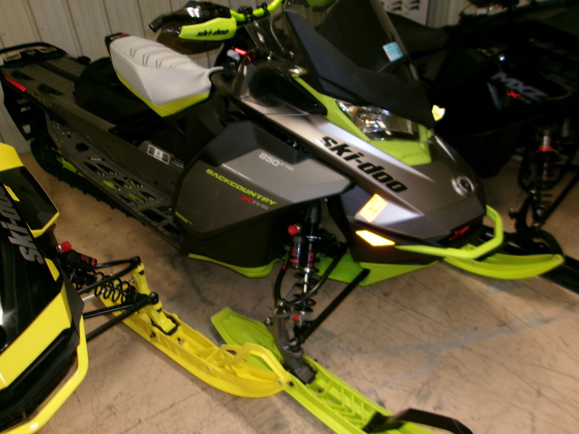 2023 Ski-Doo Backcountry X-RS 146 850 E-TEC ES PowderMax 2.0 in zulu IN