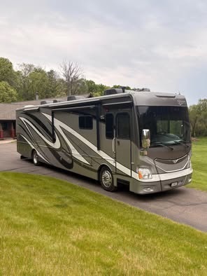 2014 Fleetwood DISCOVERY 40E in hudson WI