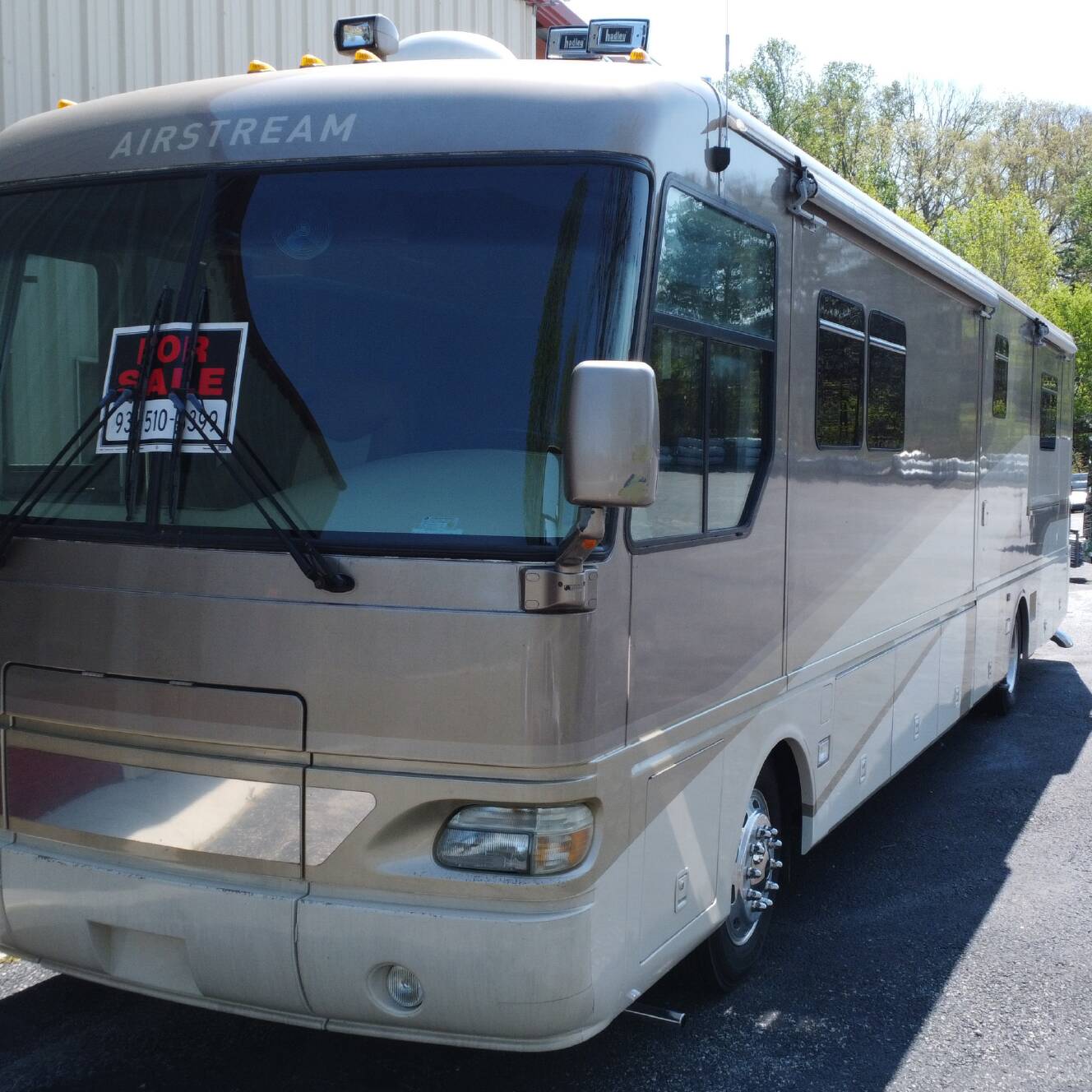 A photo of this 2006 Airstream LAND YACHT A39