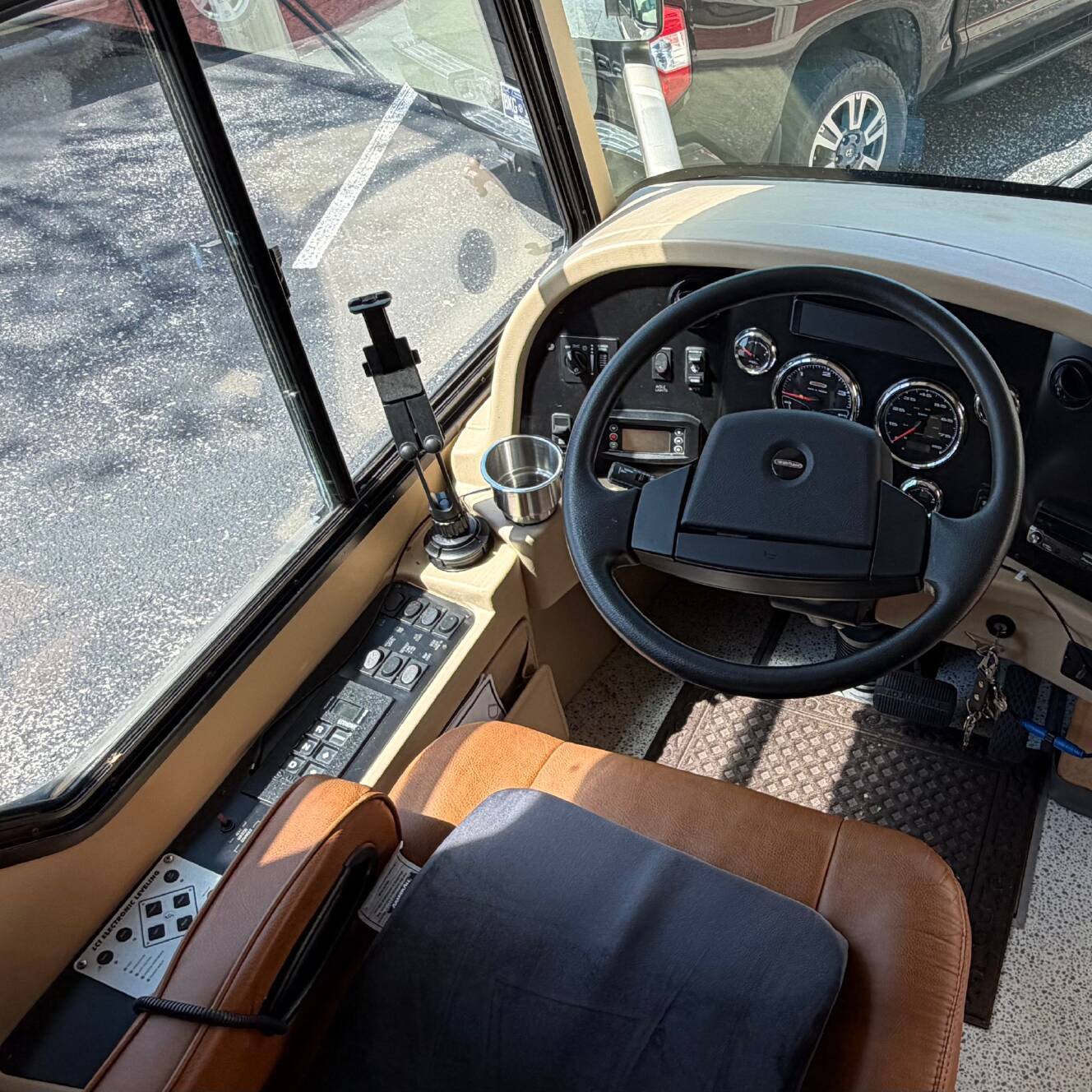 A photo of this 2006 Airstream LAND YACHT A39