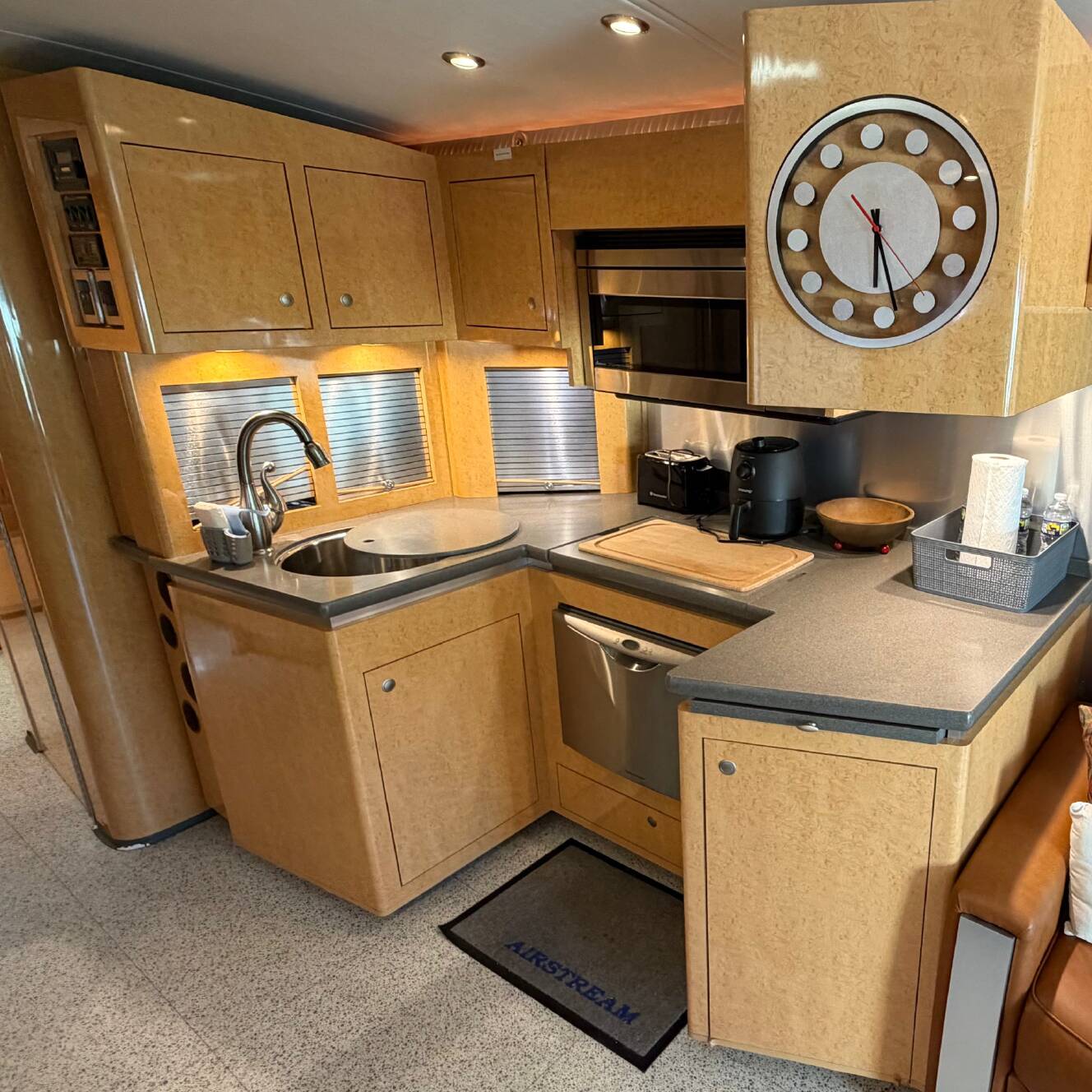 A photo of this 2006 Airstream LAND YACHT A39