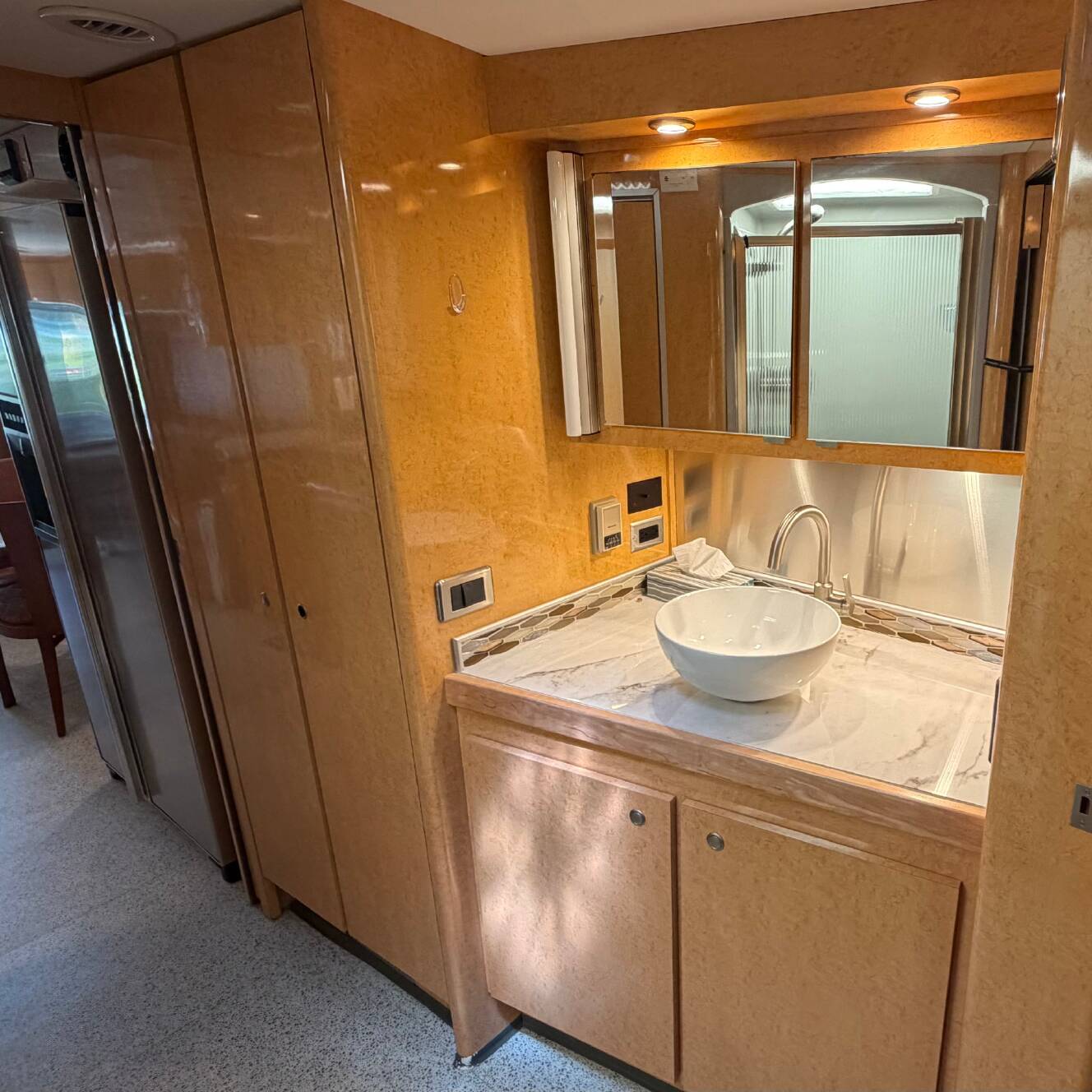 A photo of this 2006 Airstream LAND YACHT A39