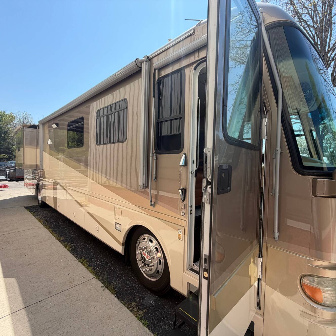 A photo of this 2006 Airstream LAND YACHT A39