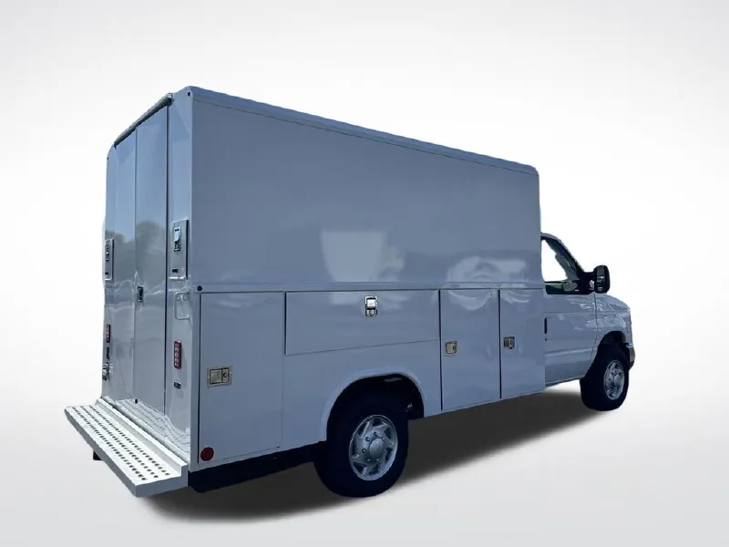 2025 FORD ECONOLINE