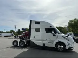 2027 VOLVO VNL64T860