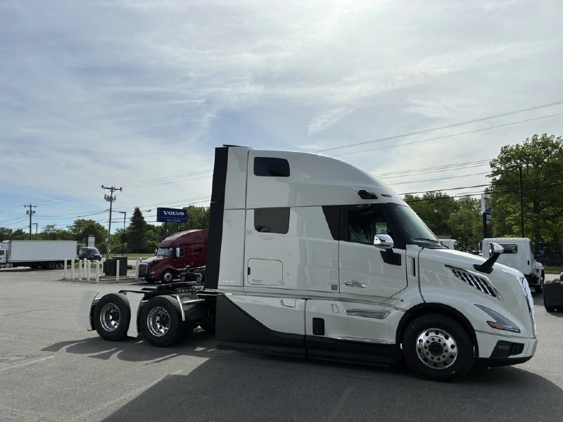 2027 VOLVO VNL64T860