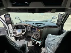 2027 VOLVO VNL64T860