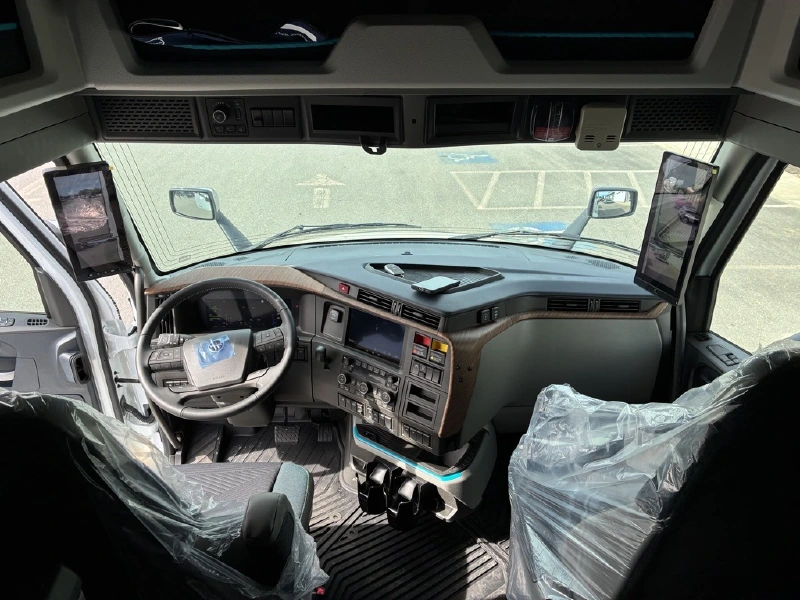 2027 VOLVO VNL64T860