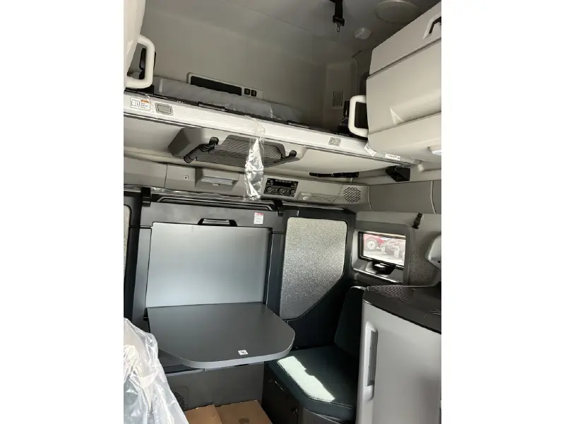 2027 VOLVO VNL64T860