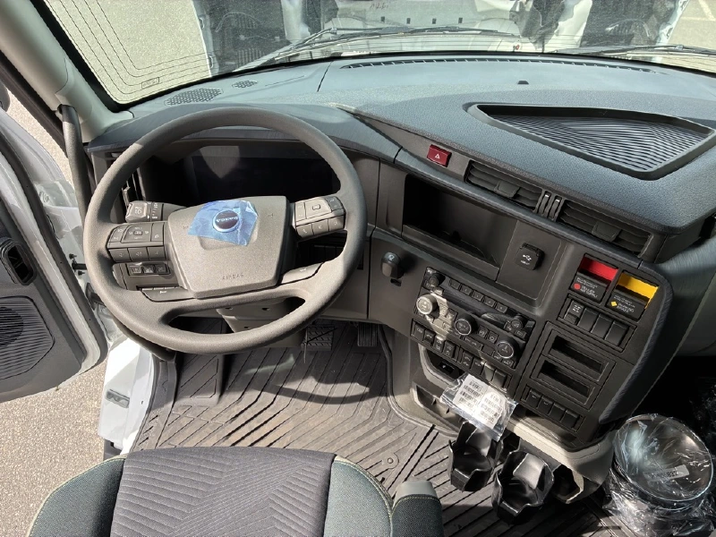 2027 VOLVO 840
