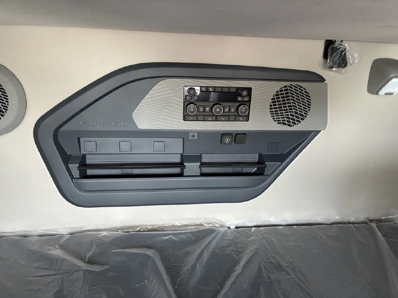 2027 VOLVO 840