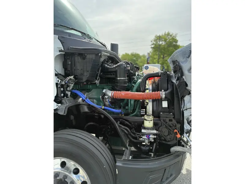 2027 VOLVO 840