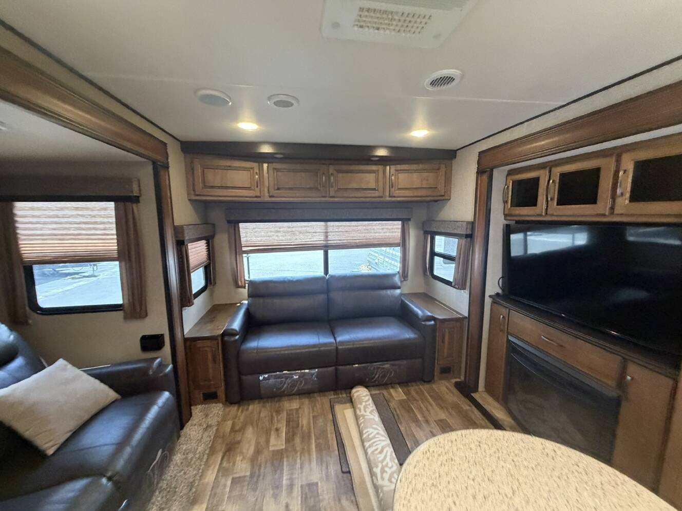 A photo of this 2017 Grand Design REFLECTION 315RLTS