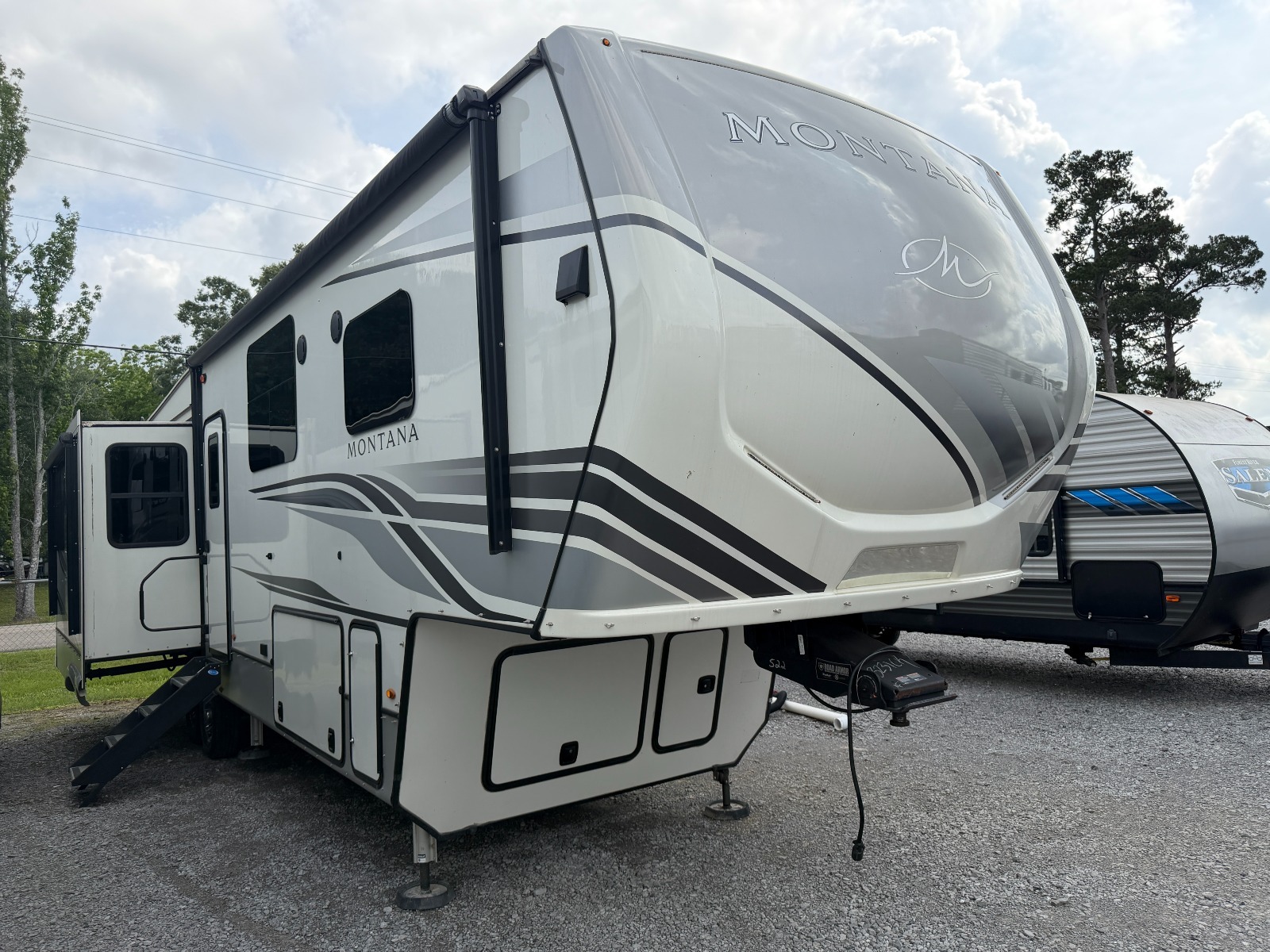 2022 Keystone Montana 3231CK in holden LA