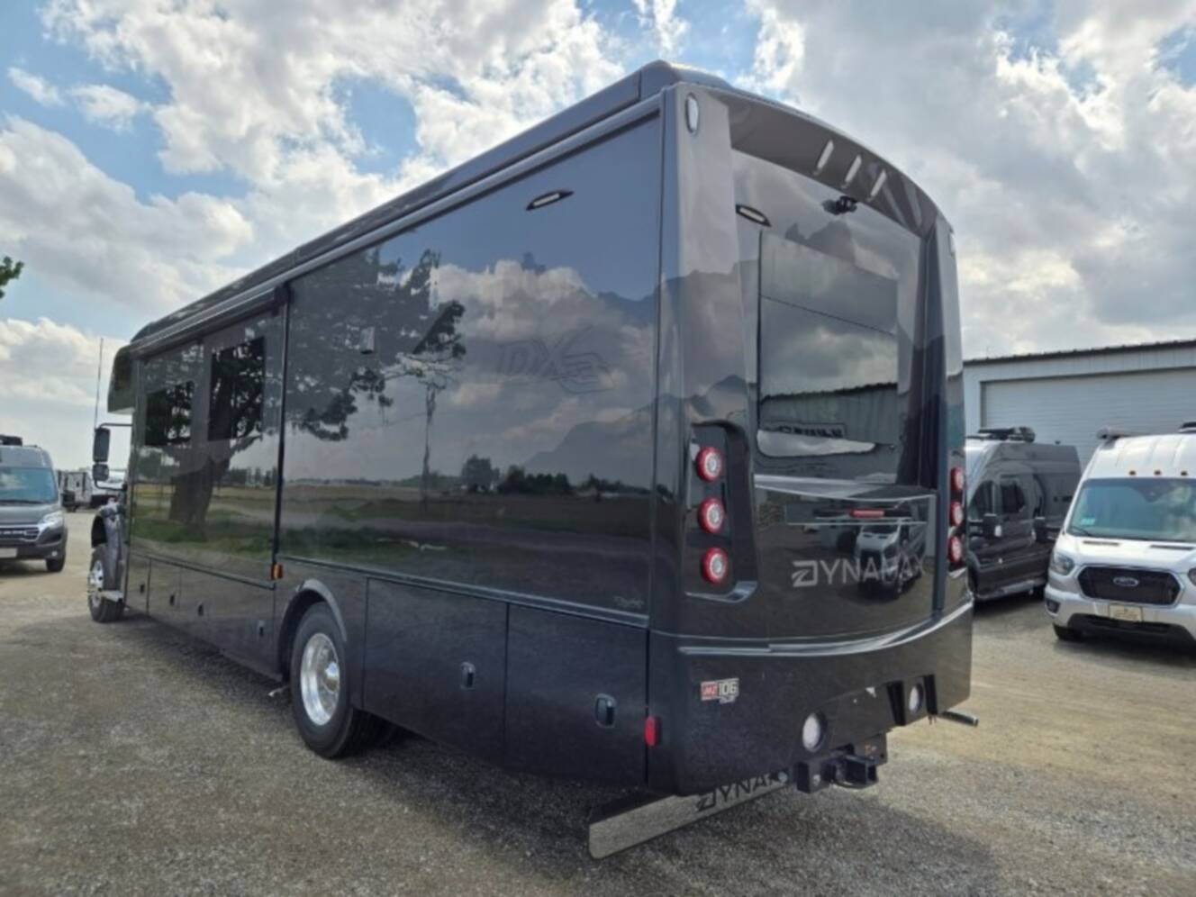 A photo of this 2027 Dynamax Corp DX3 34KD