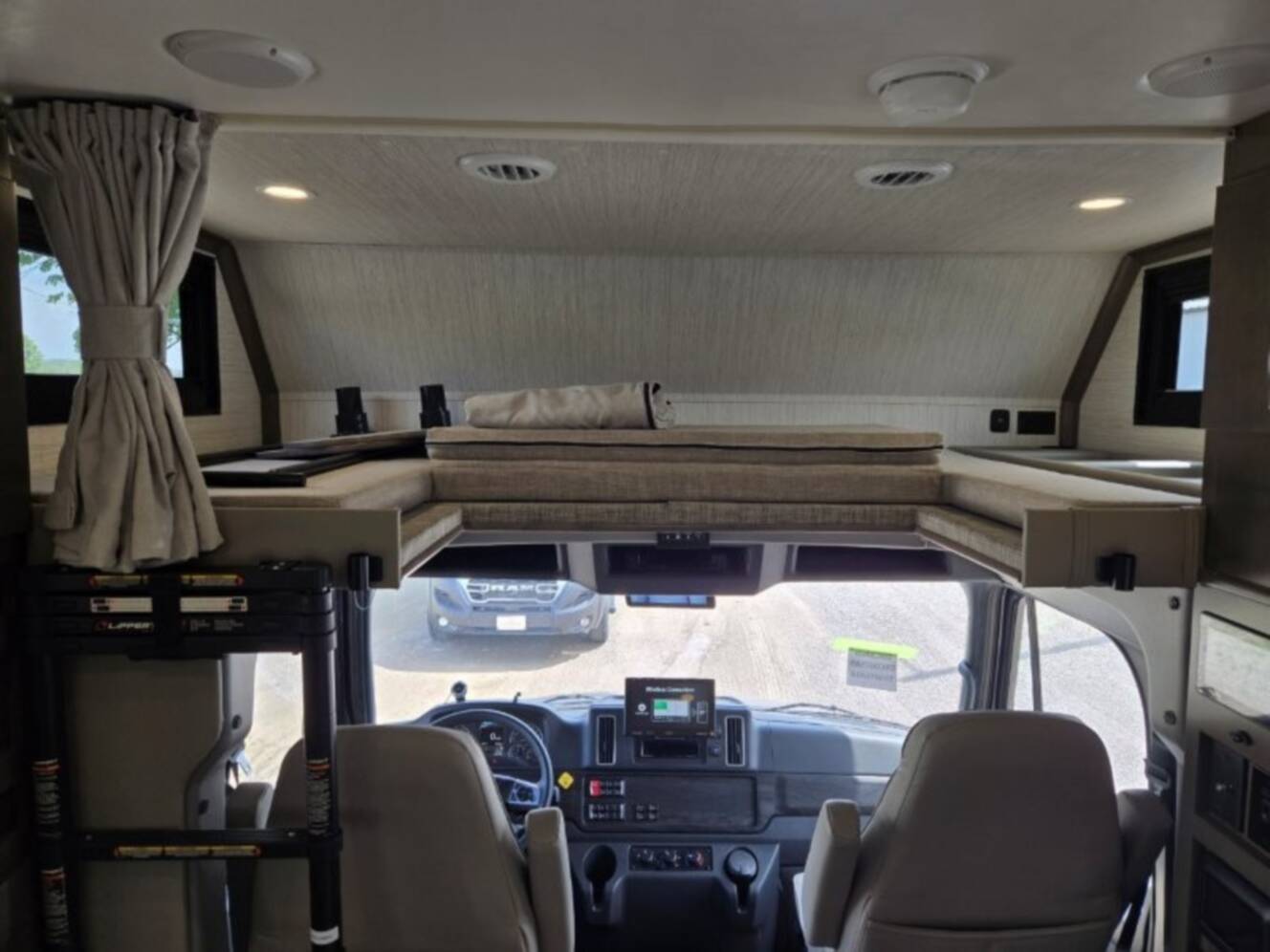 A photo of this 2027 Dynamax Corp DX3 34KD