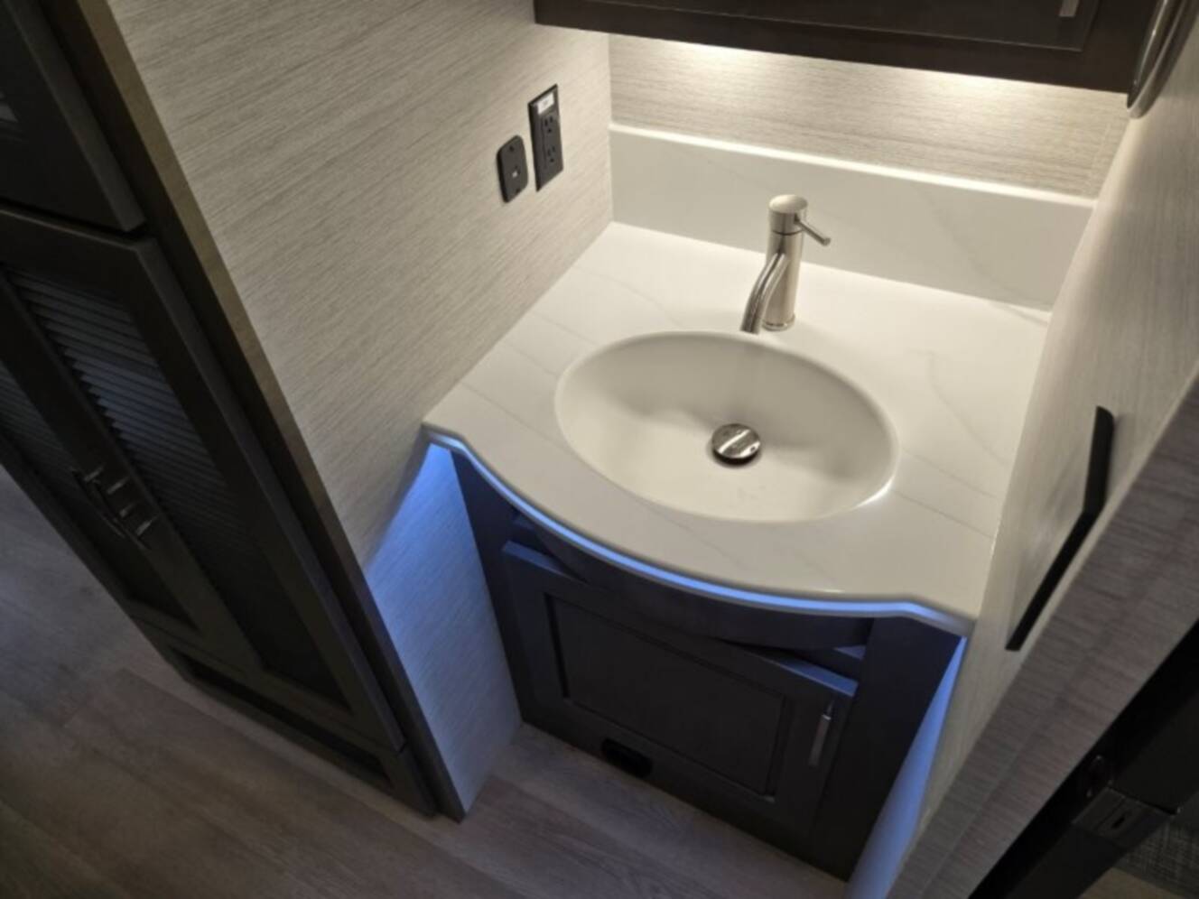A photo of this 2027 Dynamax Corp DX3 34KD