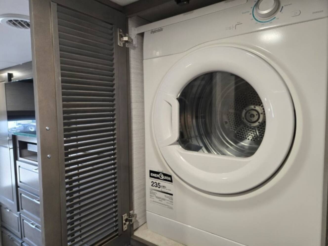 A photo of this 2027 Dynamax Corp DX3 34KD