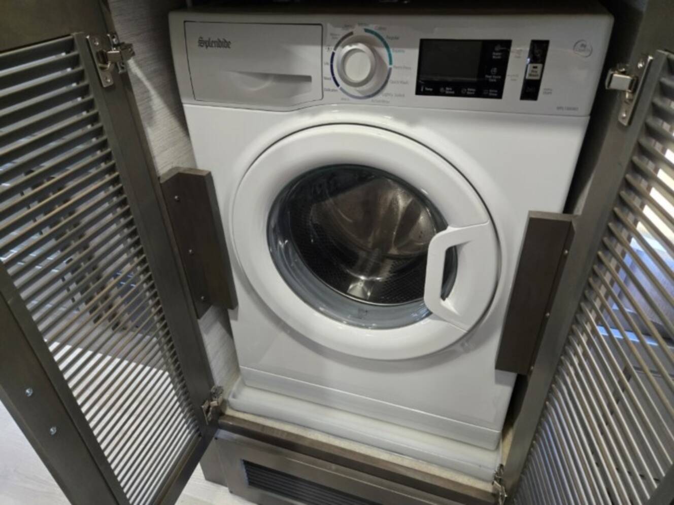 A photo of this 2027 Dynamax Corp DX3 34KD