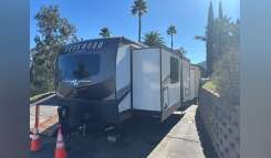 2023 Forest River ROCKWOOD SIGNATURE TRAVEL TRAILER 8263MBR RV