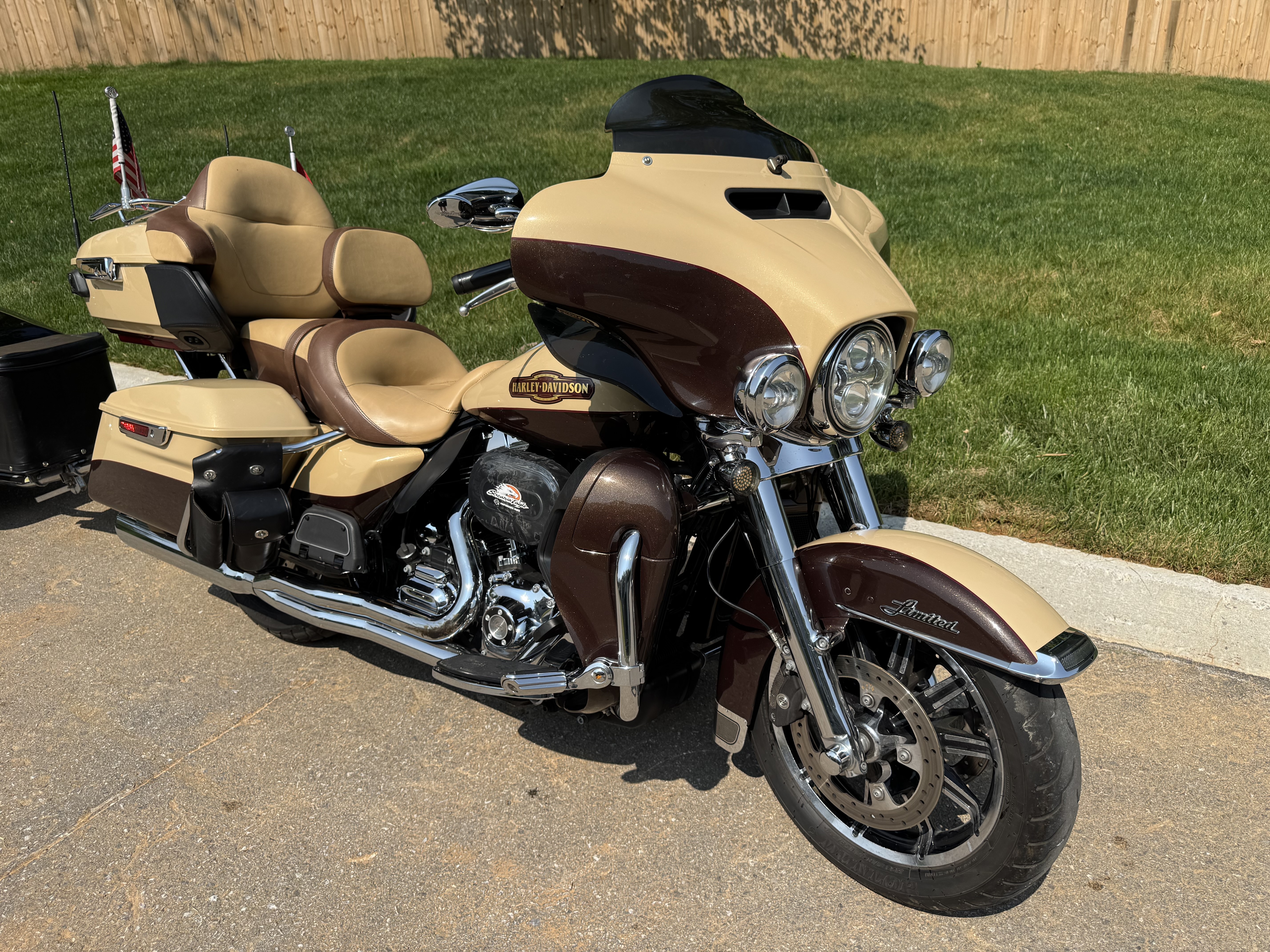 2014 Harley-Davidson ELECTRA GLIDE FLHTK Touring motorcycle