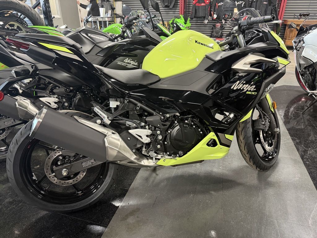 2026 Kawasaki Ninja® 500 ABS Metallic Yellowish Green/Ebony ABS in Crete, IL