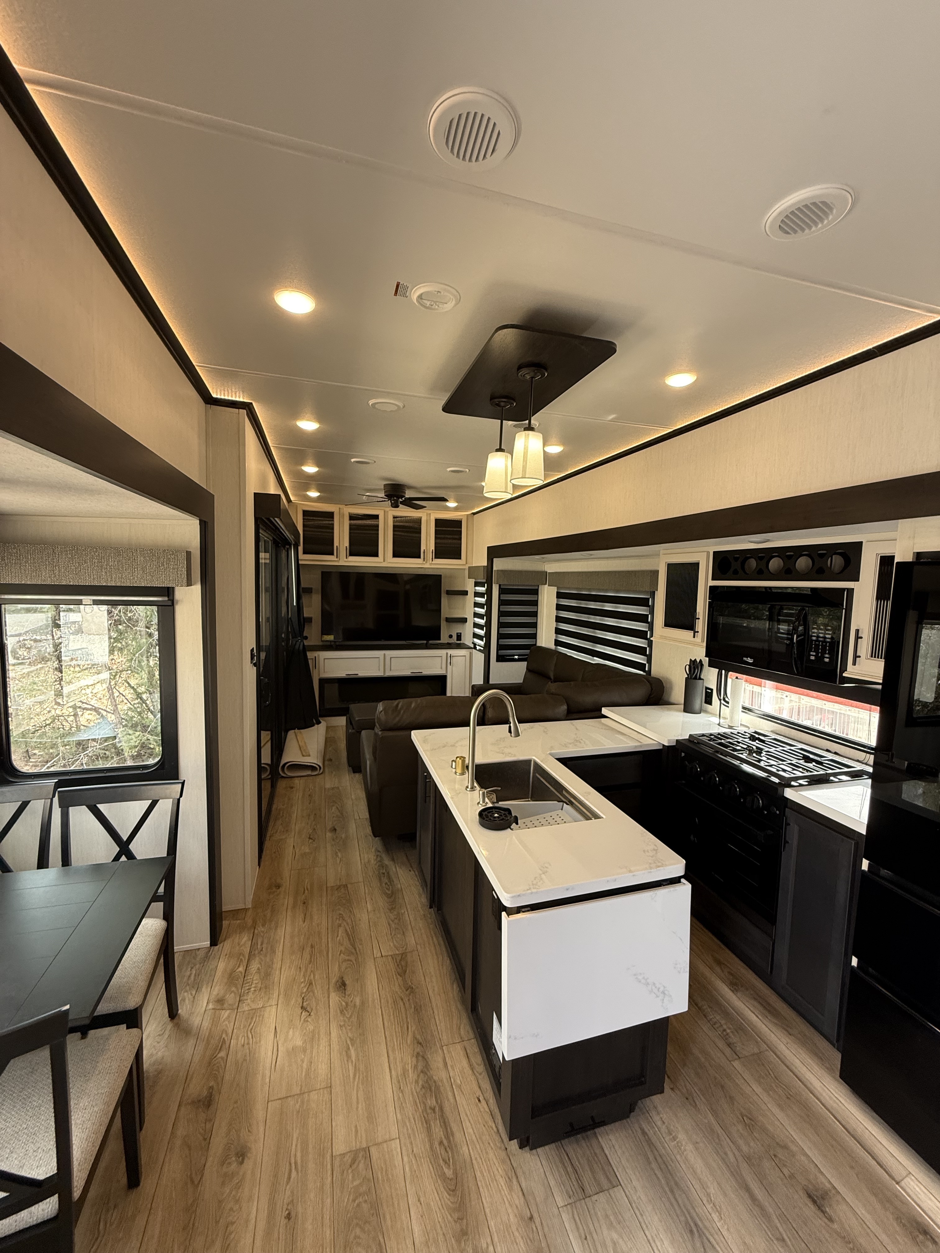 2025 Forest River SABRE 33RLP RV