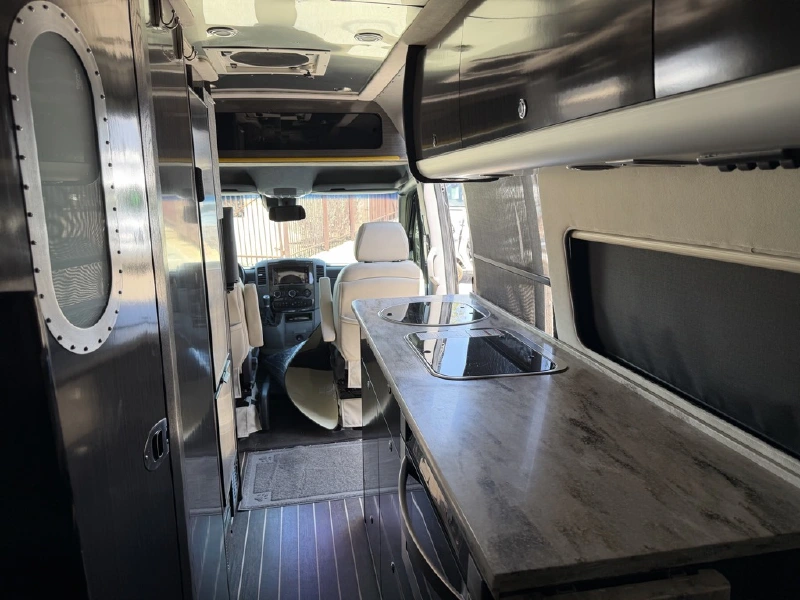 2017 AIRSTREAM INTERSTATE 24 GRAND TOUR EXT