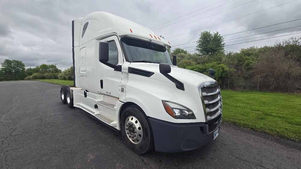 2020 FREIGHTLINER CASCADIA 126 in White Deer, PA
