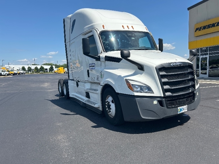 2022 FREIGHTLINER CASCADIA 126 in Madison, AL