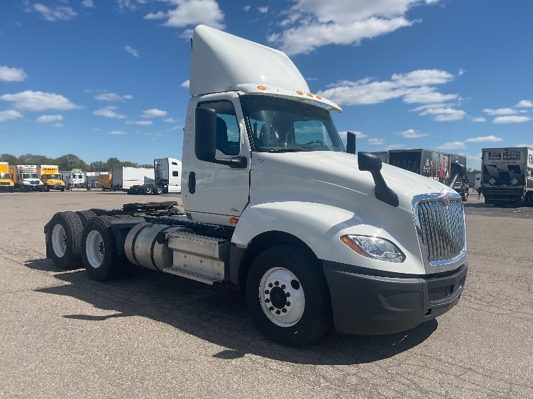 2019 INTERNATIONAL LT625 in Warren, MI