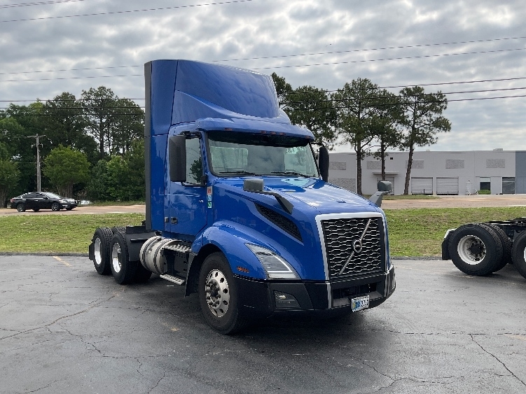 2020 VOLVO VNL64T300 in Memphis, TN
