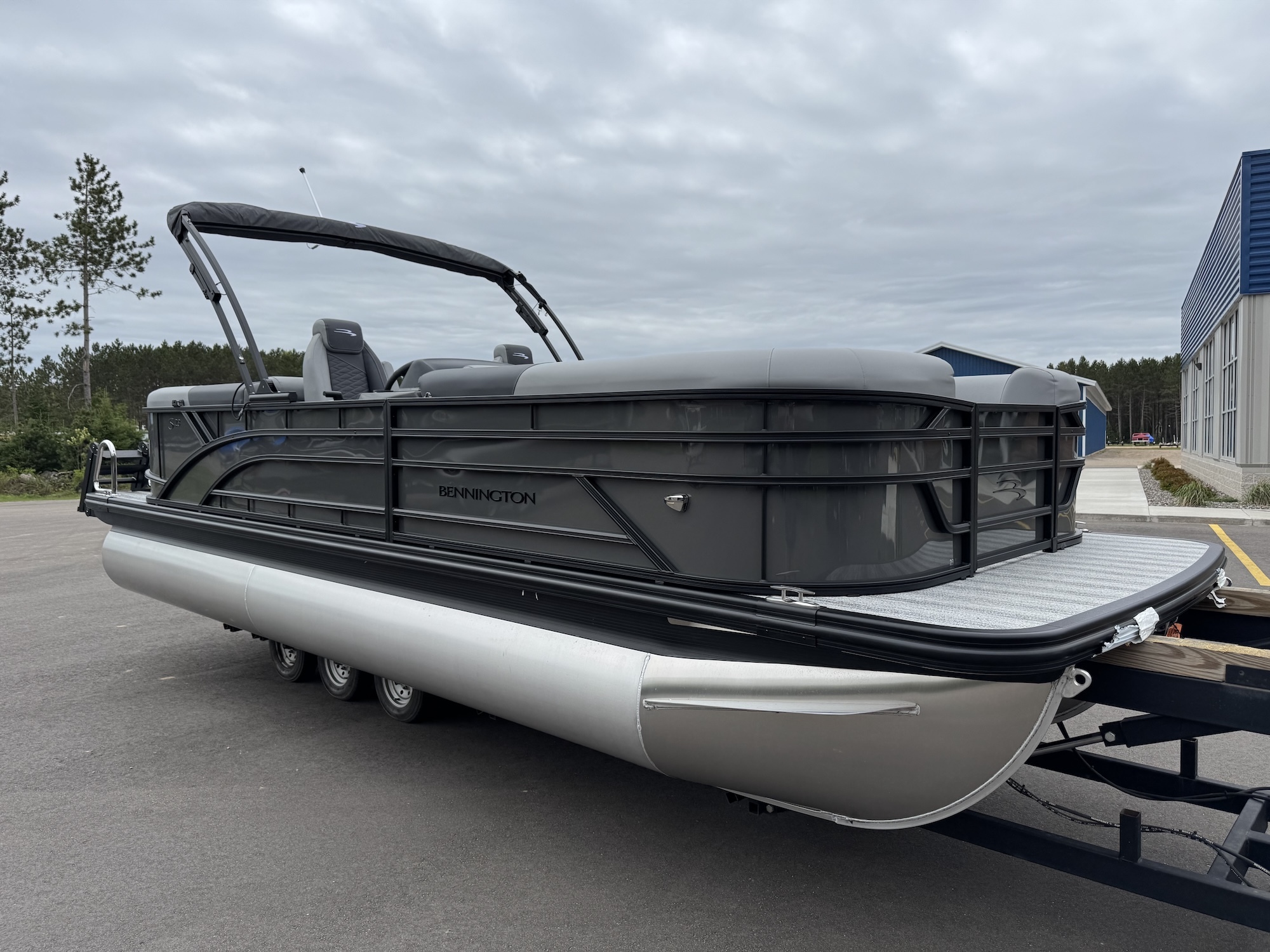 2026 Bennington 23SSR ESP LTD TRI in three lakes WI
