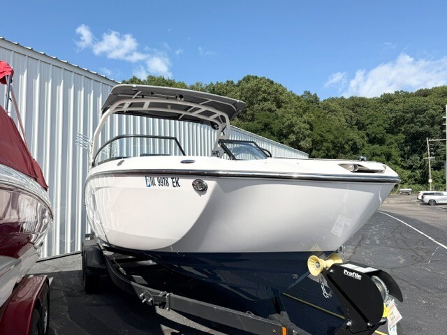 2023 Yamaha Boats 252SE in michigan city IN