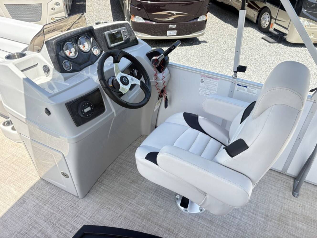 A photo of this 2022 Suncatcher Select 22RF