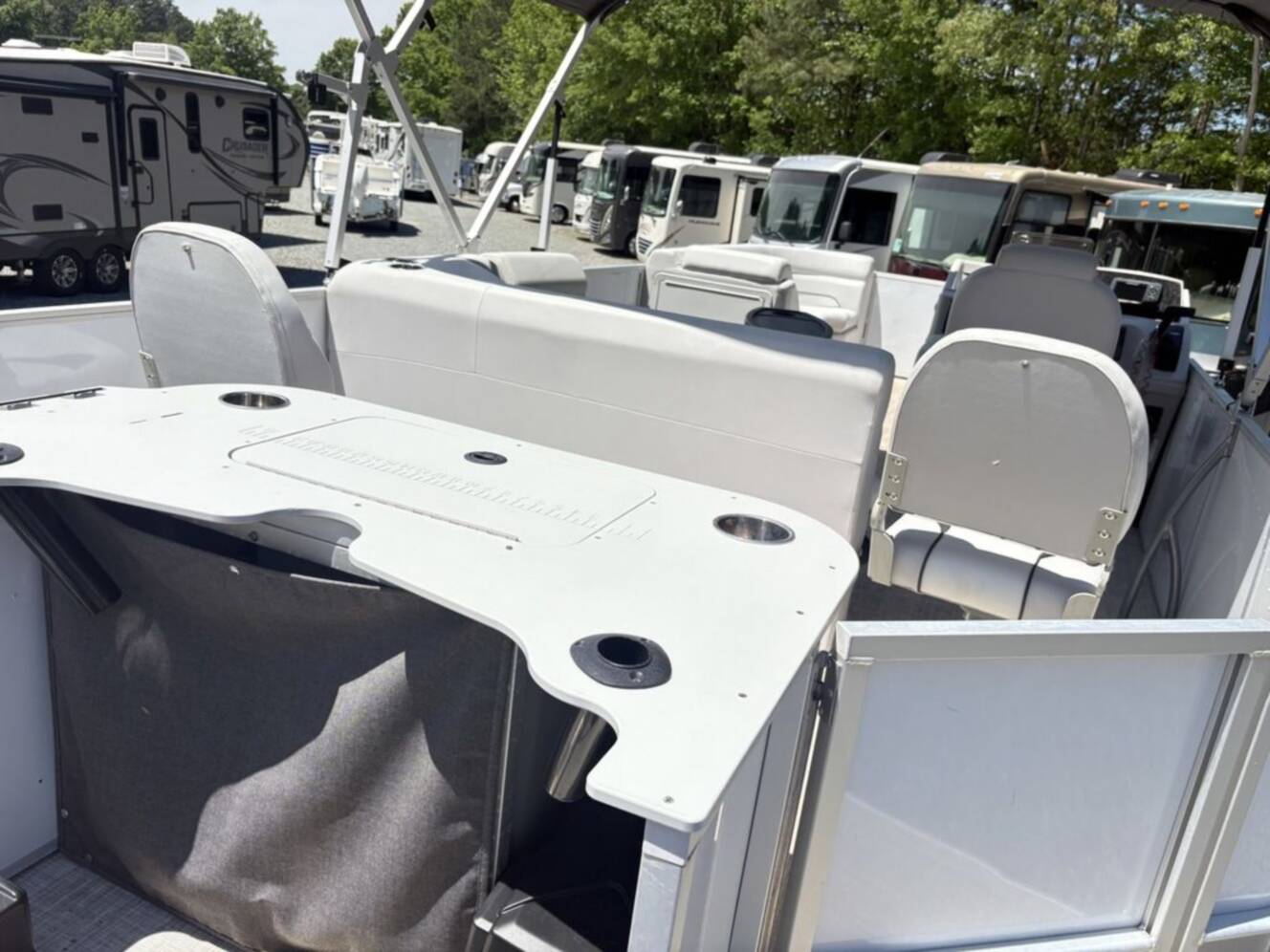A photo of this 2022 Suncatcher Select 22RF