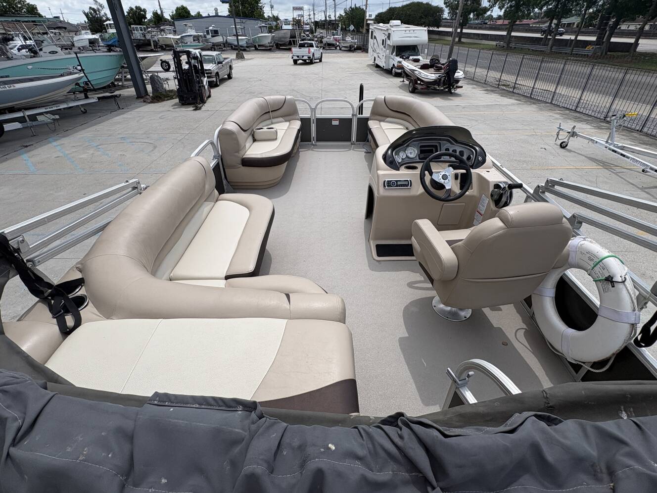 A photo of this 2016 Sun Tracker Party Barge 20 DLX