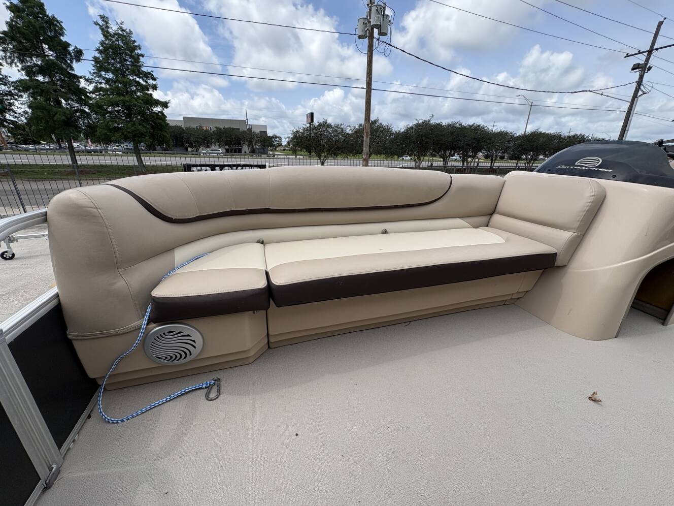 A photo of this 2016 Sun Tracker Party Barge 20 DLX
