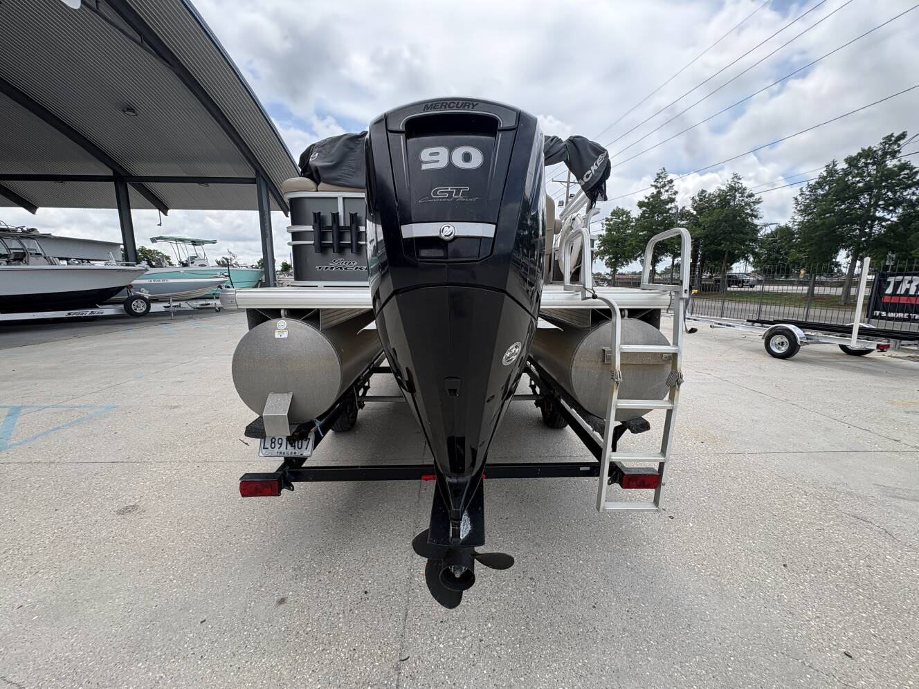 A photo of this 2016 Sun Tracker Party Barge 20 DLX