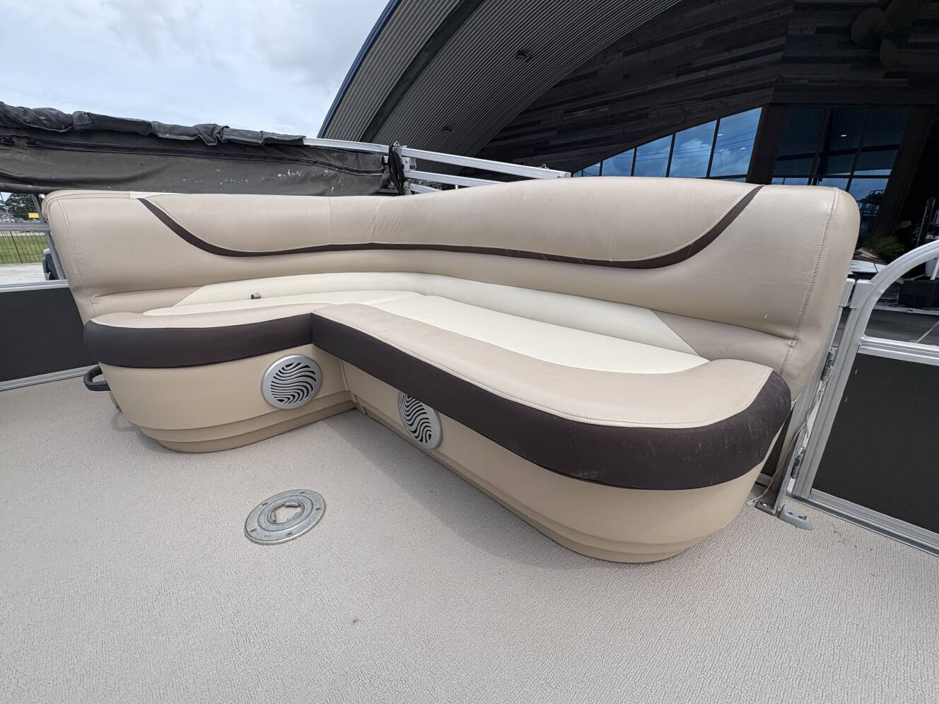 A photo of this 2016 Sun Tracker Party Barge 20 DLX