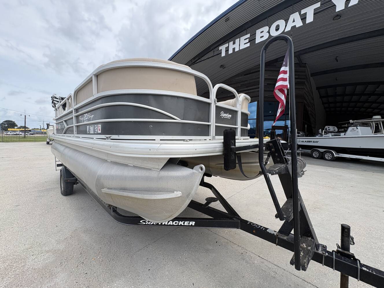 A photo of this 2016 Sun Tracker Party Barge 20 DLX