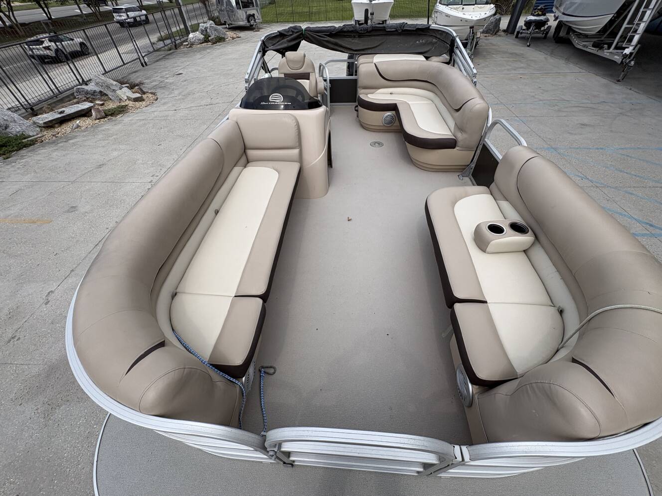 A photo of this 2016 Sun Tracker Party Barge 20 DLX