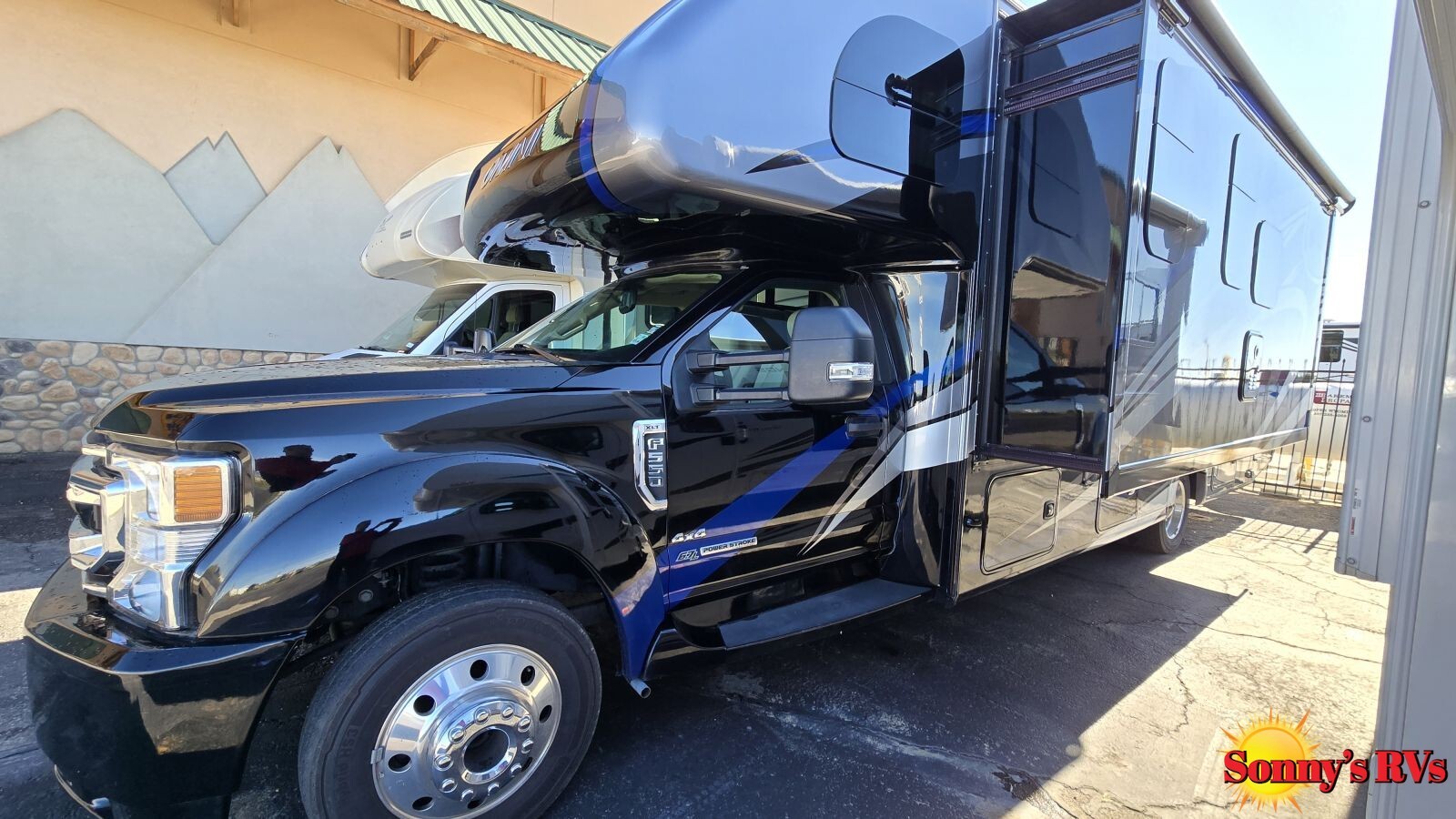 2022 Thor Motor Coach Omni XG32 in evansville WY