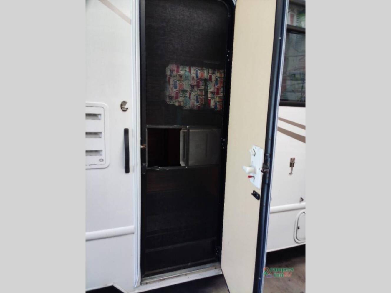 A photo of this 2016 Thor Motor Coach Majestic M-28A