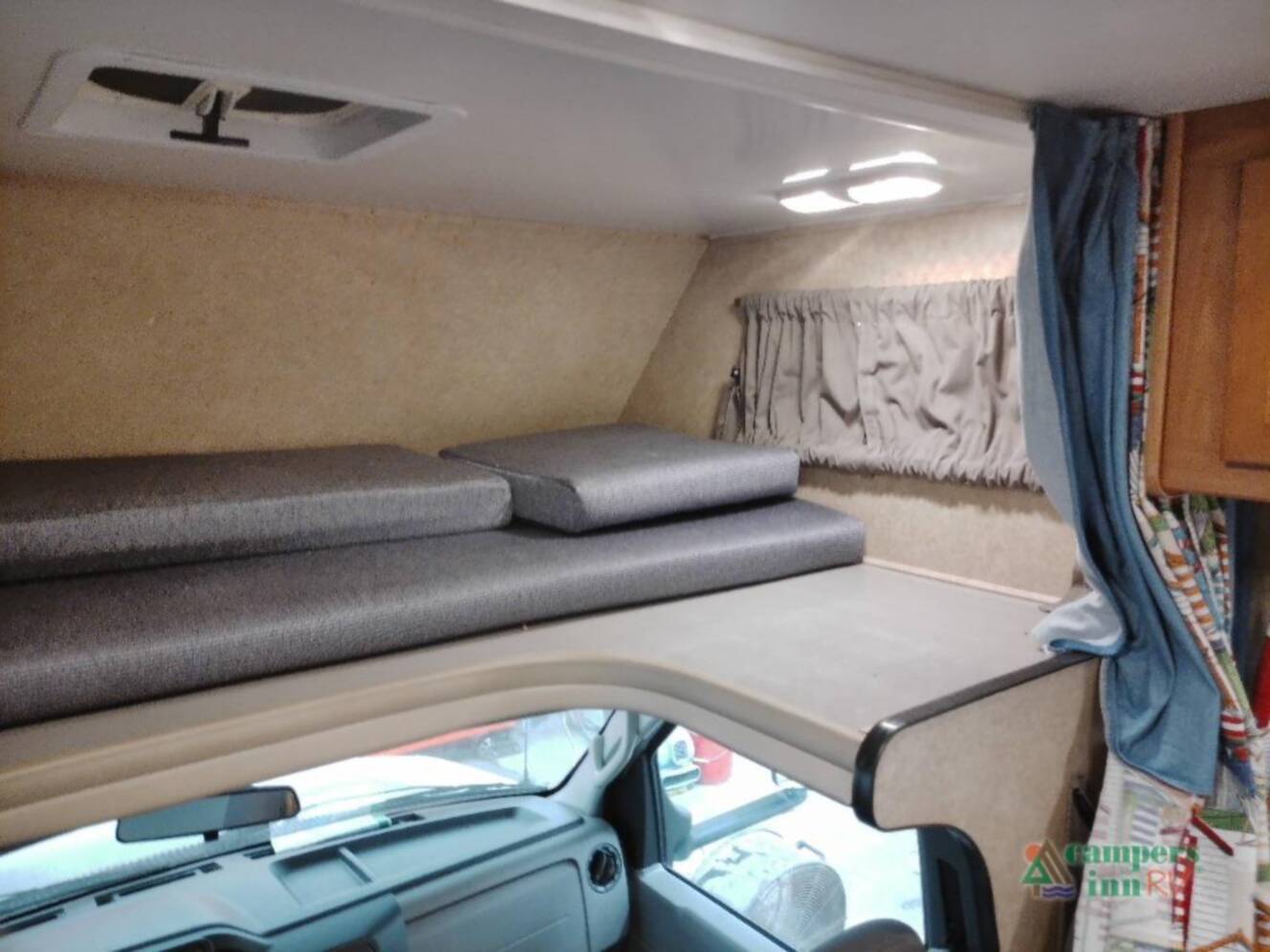 A photo of this 2016 Thor Motor Coach Majestic M-28A