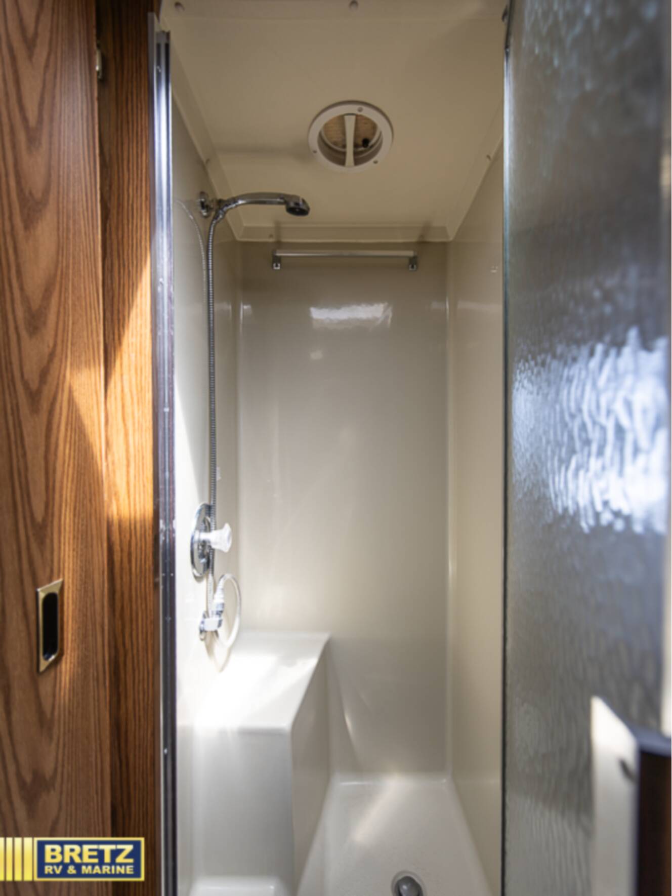 A photo of this 1996 Airstream Airstream Landyacht